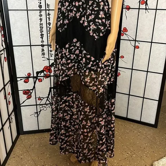 CANDIES Maxi Spaghetti Strap Dress. Floral and Lace Design. Size Med. in EUC. - Picture 4 of 10